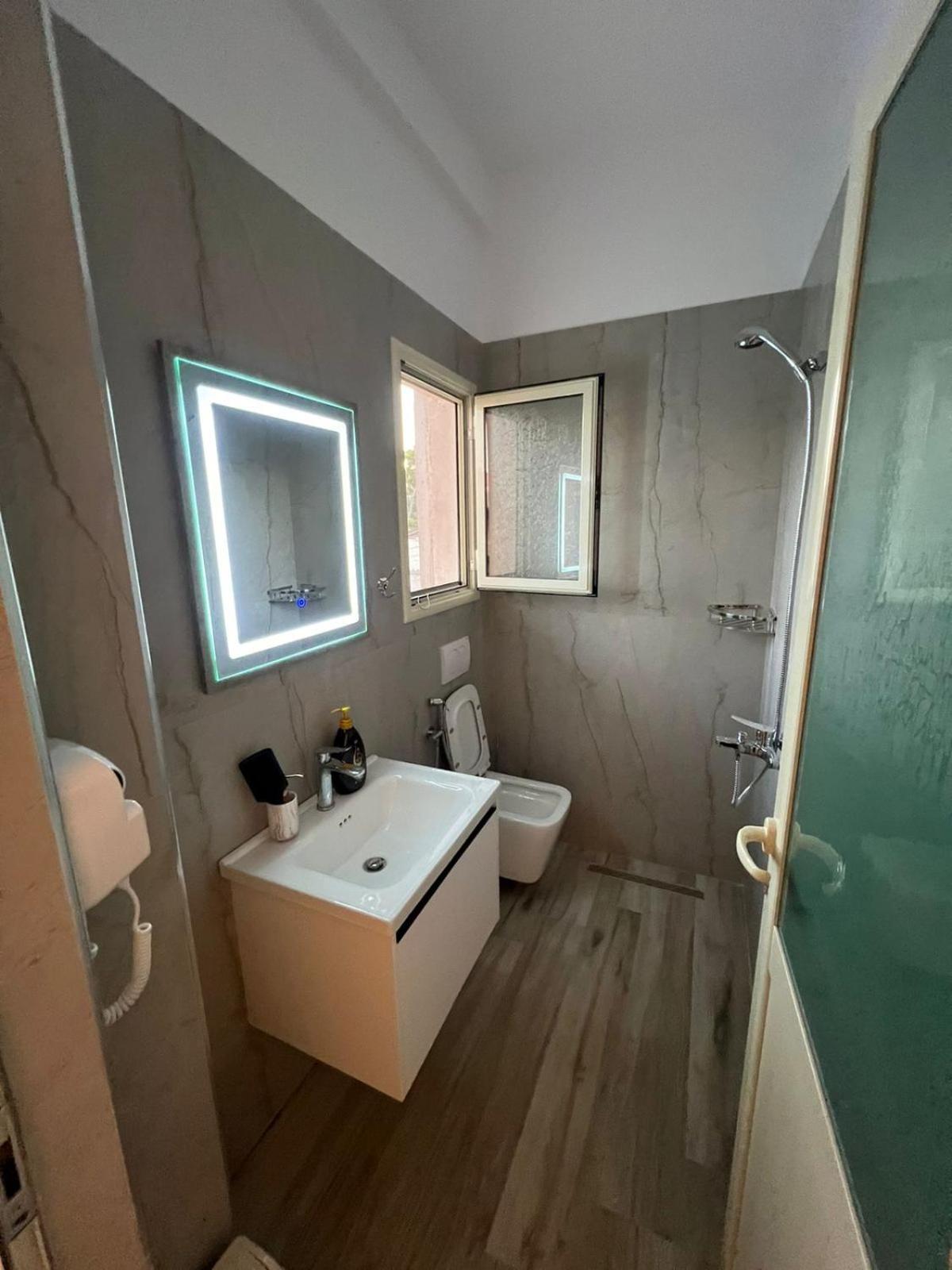 Greison Vacation House Vlorë エクステリア 写真